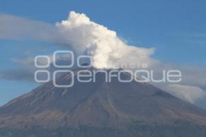 VOLCÁN POPOCATÉPETL . FUMAROLA