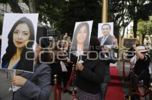 PREMIOS . ENEMIGOS DE LA DEMOCRACIA