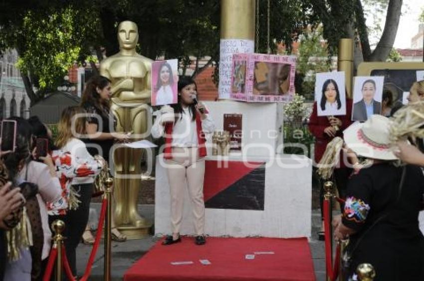 PREMIOS . ENEMIGOS DE LA DEMOCRACIA