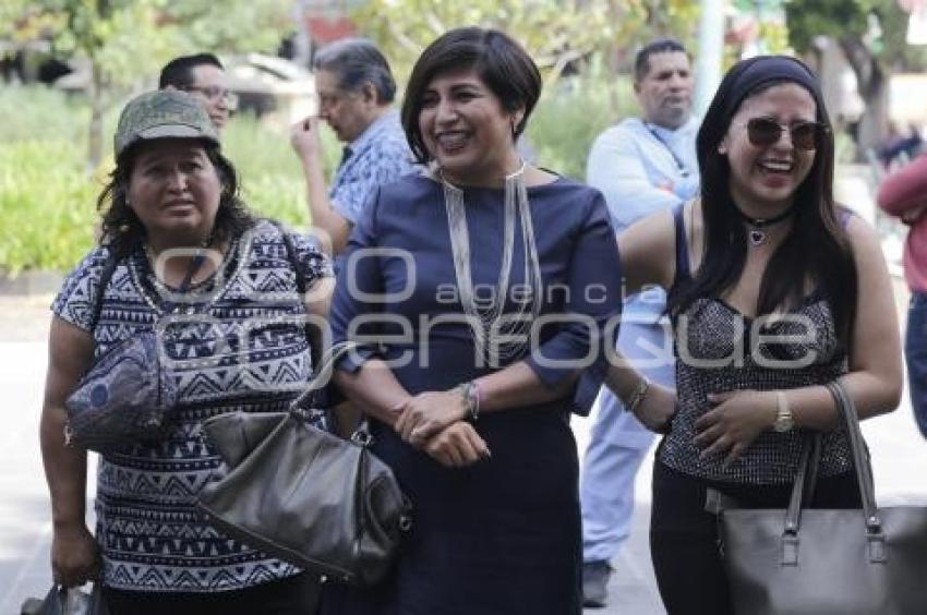 PREMIOS . ENEMIGOS DE LA DEMOCRACIA