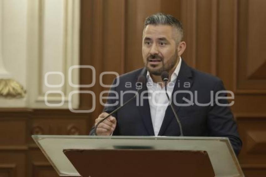 ADÁN DOMÍNGUEZ