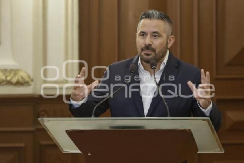 ADÁN DOMÍNGUEZ