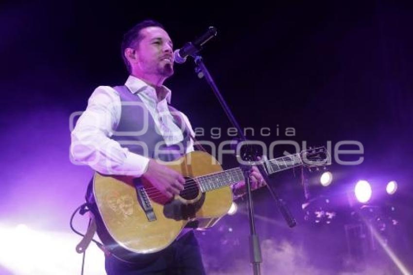 CONCIERTO . JUAN SOLO