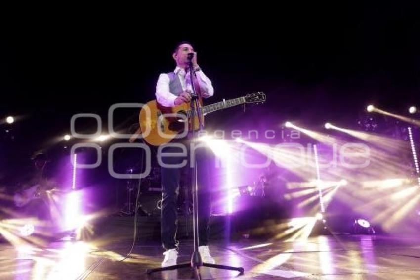 CONCIERTO . JUAN SOLO