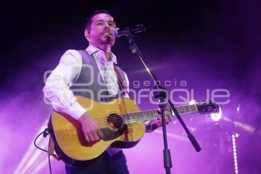 CONCIERTO . JUAN SOLO