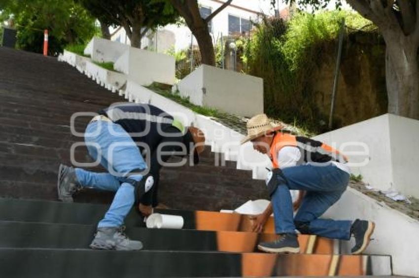 TLAXCALA . ESCALINATAS LOS HÉROES