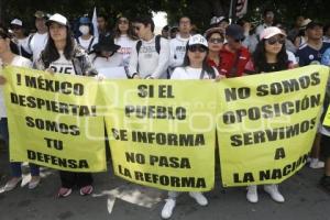 PODER JUDICIAL . MANIFESTACIÓN ESTUDIANTES