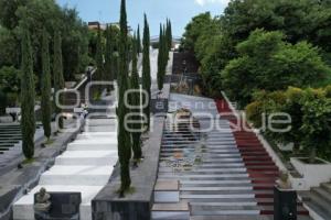 TLAXCALA . ESCALINATAS LOS HÉROES