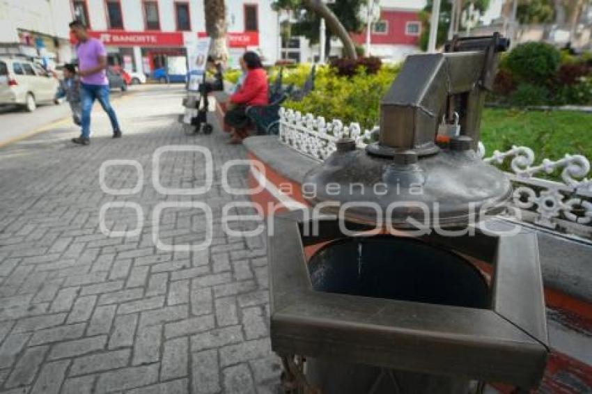 TLAXCALA . CONTENEDORES MÁQUINA TEXTIL