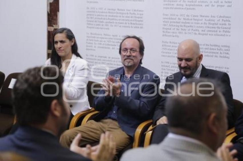 EXPOSICIÓN . EL ROSTRO DEL AUTOR