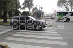 PASO PEATONAL . CENHCH