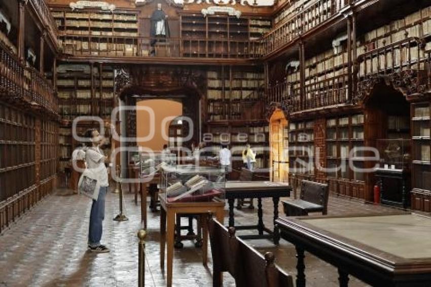 BIBLIOTECA PALAFOXIANA . ANIVERSARIO