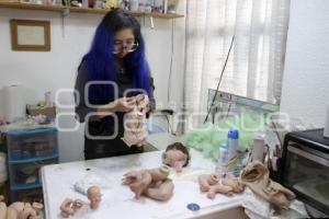 MUÑECOS HIPERREALISTAS