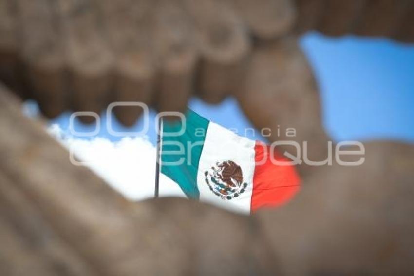 TLAXCALA . BANDERA DE MÉXICO