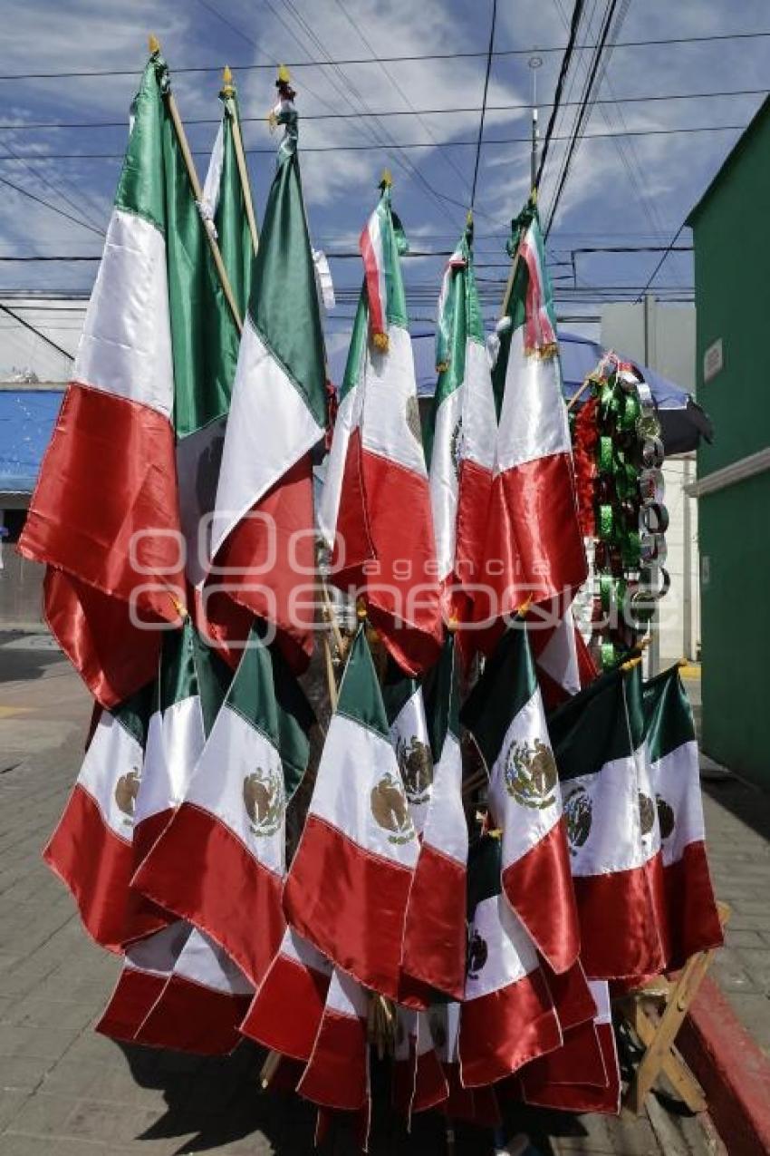 ADORNOS PATRIOS