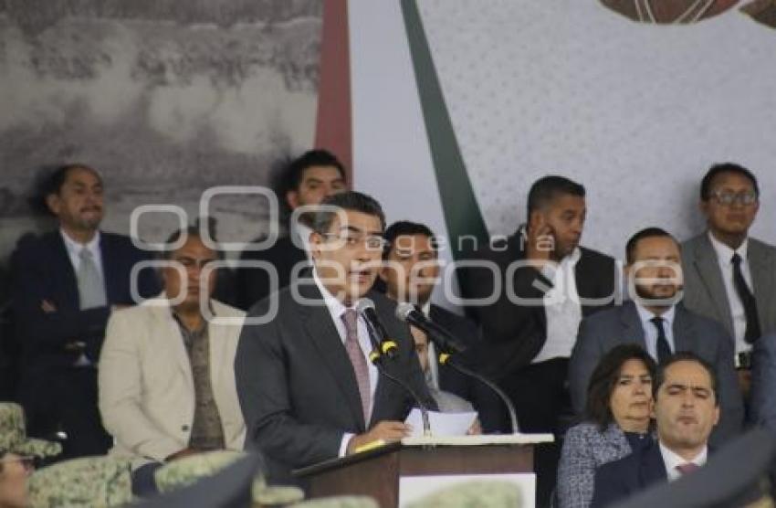 GOBIERNO . CEREMONIA NIÑOS HÉROES