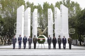 GOBIERNO . CEREMONIA NIÑOS HÉROES