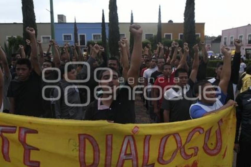 TLAXCALA . MANIFESTACIÓN NORMALISTAS