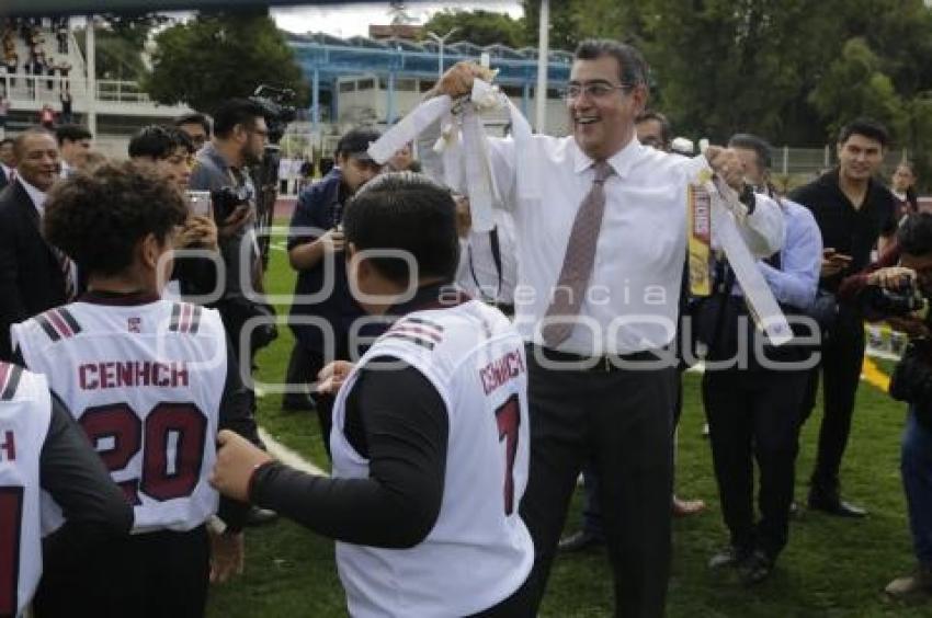 CENHCH . ENTREGA DE OBRAS