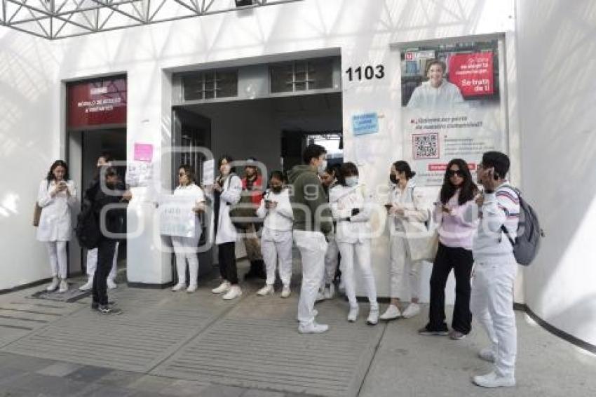 UPAEP . MANIFESTACIÓN MEDICINA