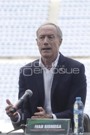 FÚTBOL . IVAR SISNIEGA