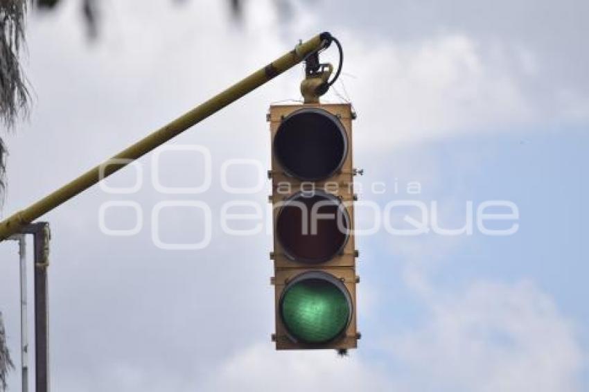 TLAXCALA . REPARACIÓN SEMÁFOROS