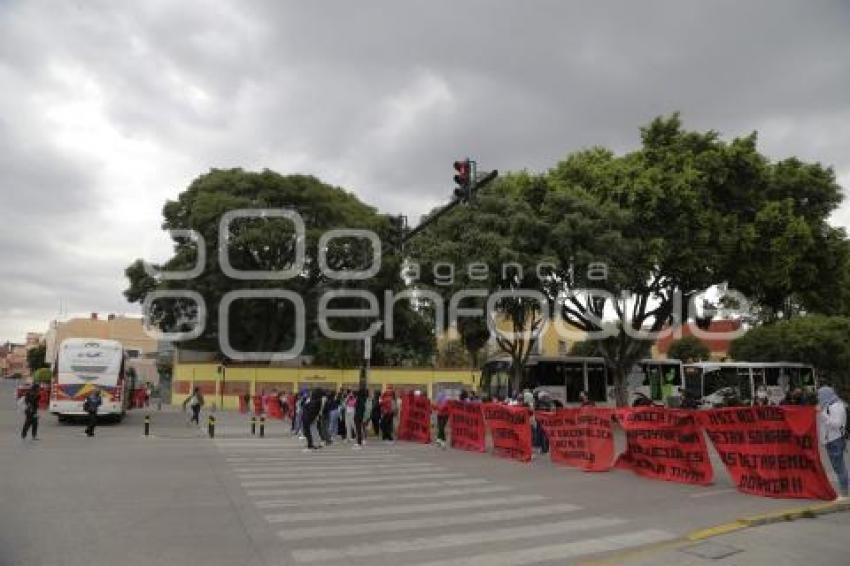 MANIFESTACIÓN . NORMAL DE TETELES