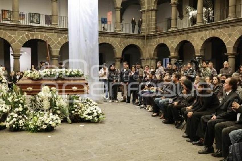 HOMENAJE PÓSTUMO . ELISA ÁVALOS