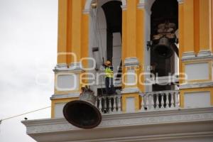 ACATLÁN . CAMPANA MAYOR