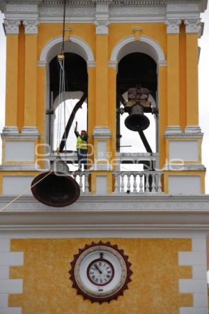 ACATLÁN . CAMPANA MAYOR