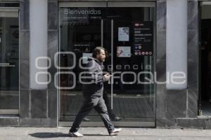 BANCOS . DÍA DE ASUETO