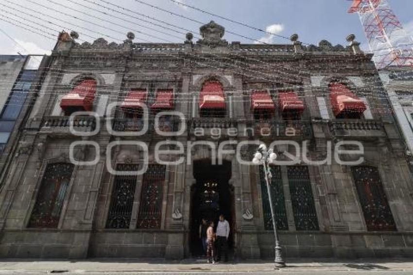BANCOS . DÍA DE ASUETO