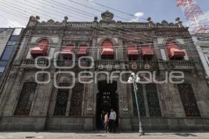 BANCOS . DÍA DE ASUETO