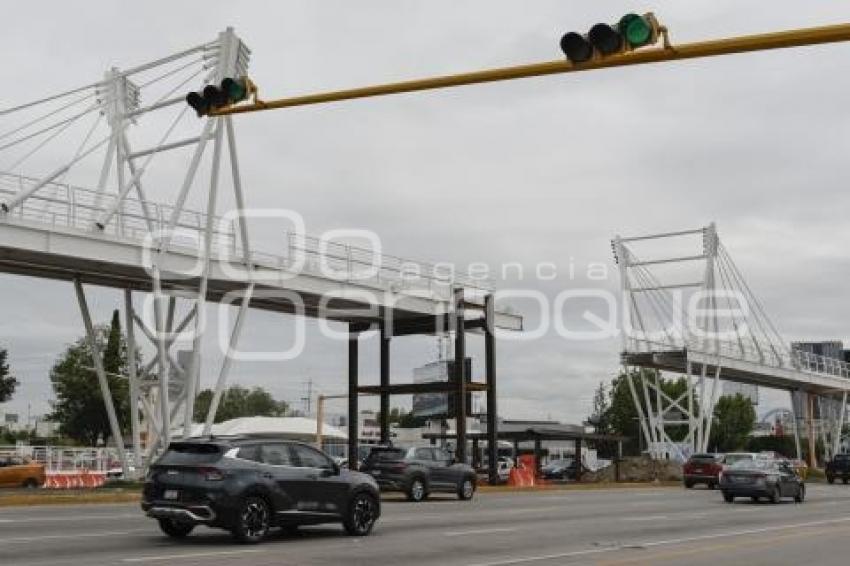 VIADUCTO ELEVADO . CICLOVÍA ATLIXCÁYOTL