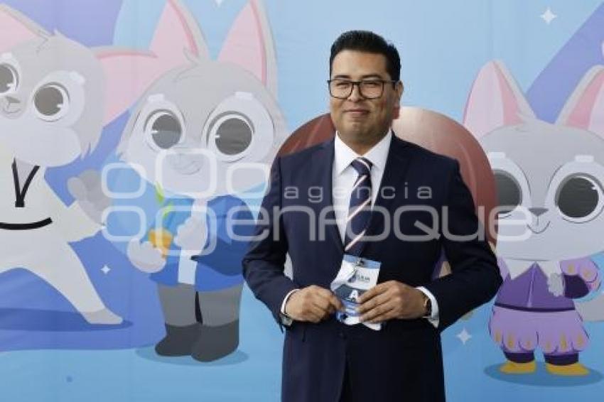 NÉSTOR CAMARILLO