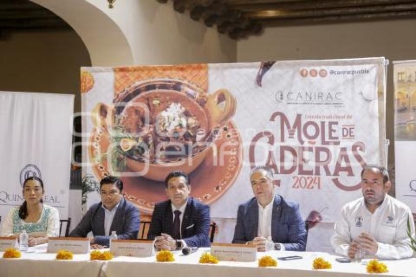 CANIRAC . COMIDA DE MOLE DE CADERAS