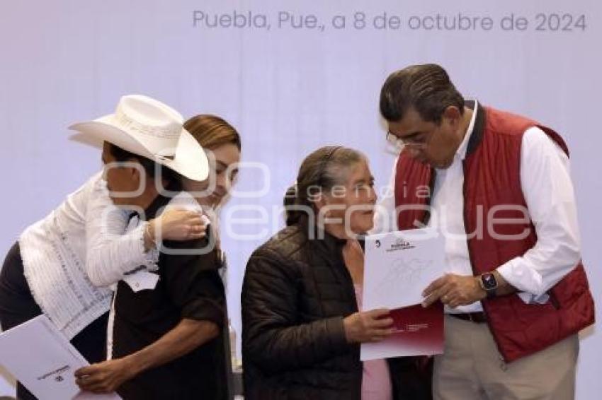 GOBIERNO ESTATAL . ENTREGA DE TÍTULOS