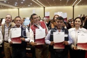 GOBIERNO ESTATAL . ENTREGA DE TÍTULOS