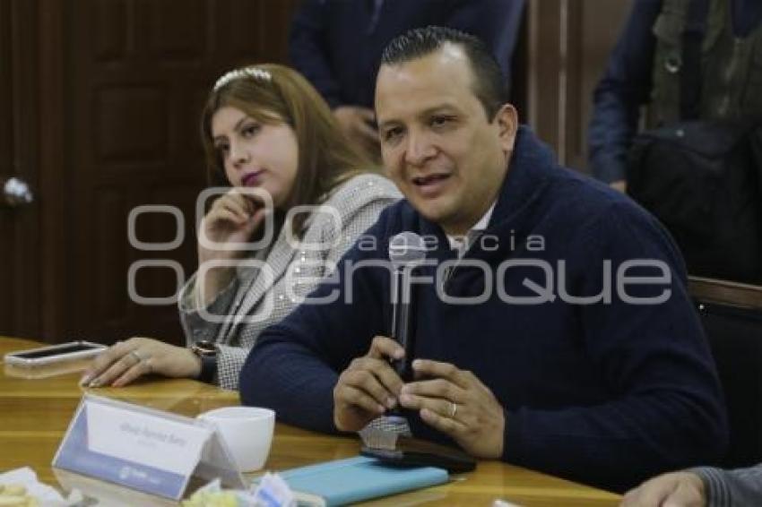 REGIDORES . COMISIONES UNIDAS