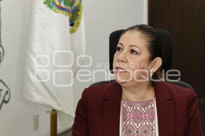 LAURA ARTEMISA GARCÍA
