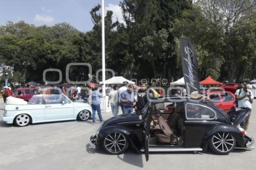 EXPOSICIÓN AUTOS . CRAZY VOLKS