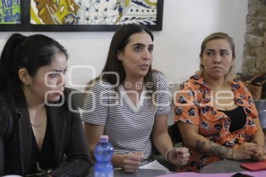 FRENTE DE MUJERES CONTRA DEUDORES