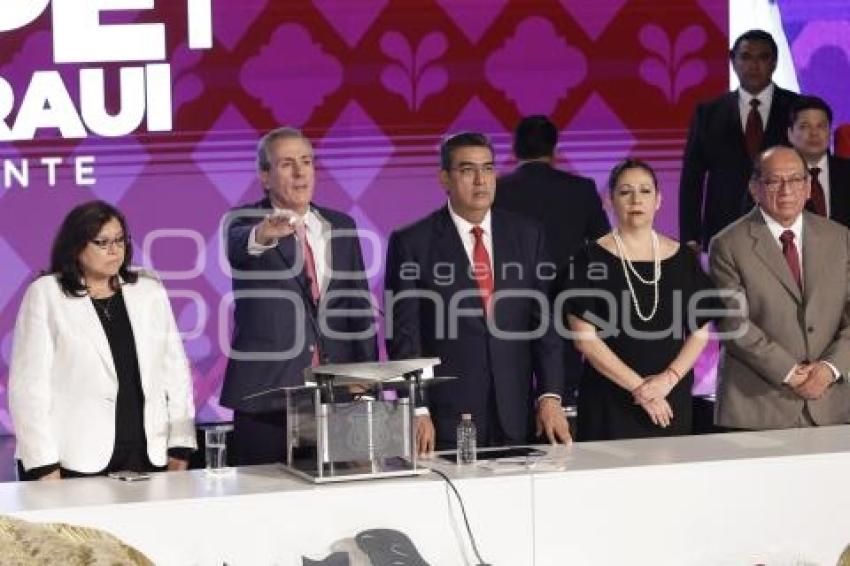 TOMA DE PROTESTA . JOSÉ CHEDRAUI