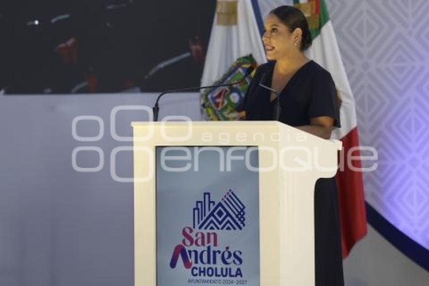 TOMA DE PROTESTA . GUADALUPE CUAUTLE