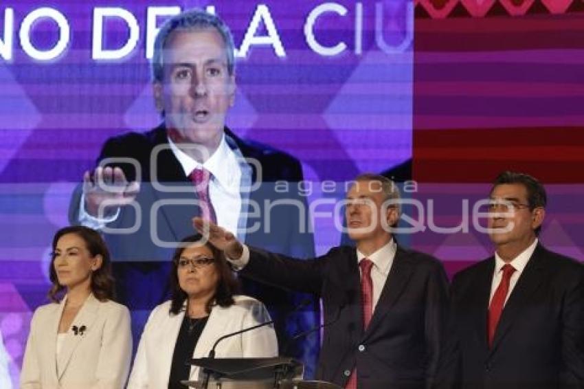 TOMA DE PROTESTA . JOSÉ CHEDRAUI