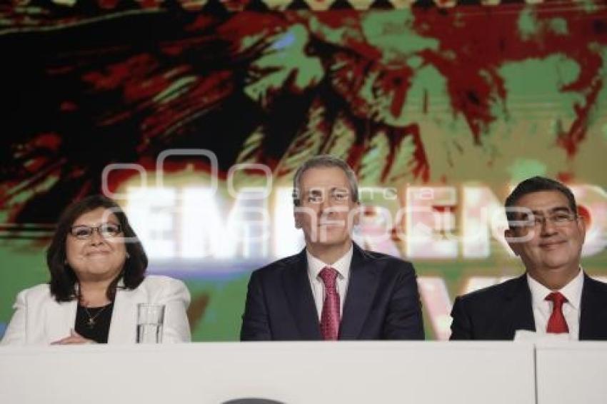TOMA DE PROTESTA . JOSÉ CHEDRAUI