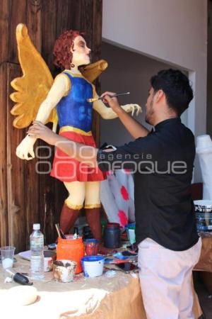 ATLIXCO . OFRENDA CARTONERÍA