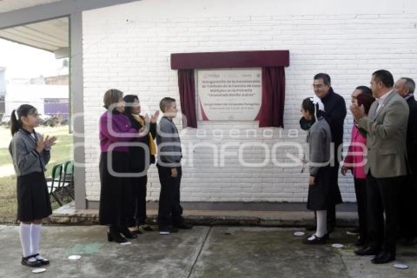 GOBIERNO ESTATAL . ENTREGA TECHADO