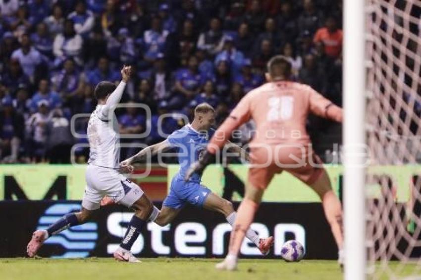FÚTBOL . CLUB PUEBLA VS CRUZ AZUL