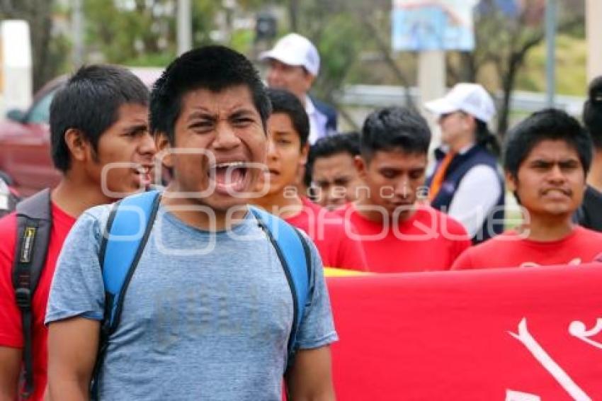 TLAXCALA . MANIFESTACIÓN NORMAL RURAL